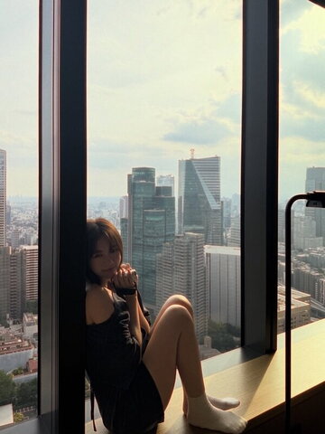 Lin Min Chen nude photo 9
