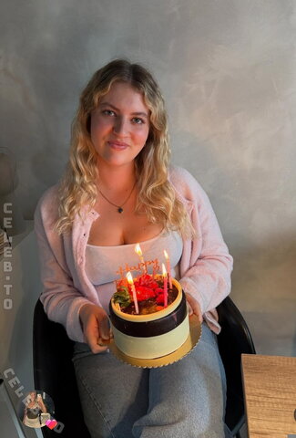 Lina de Groef nude photo 18