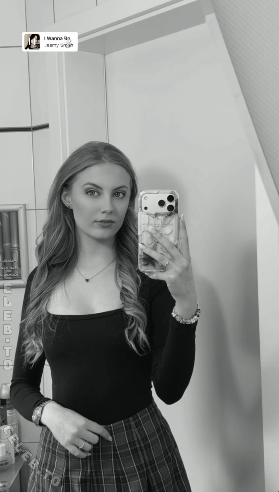 Lina Jost nude photo 3