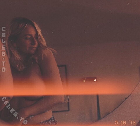 Lina Mallon nude photo 6