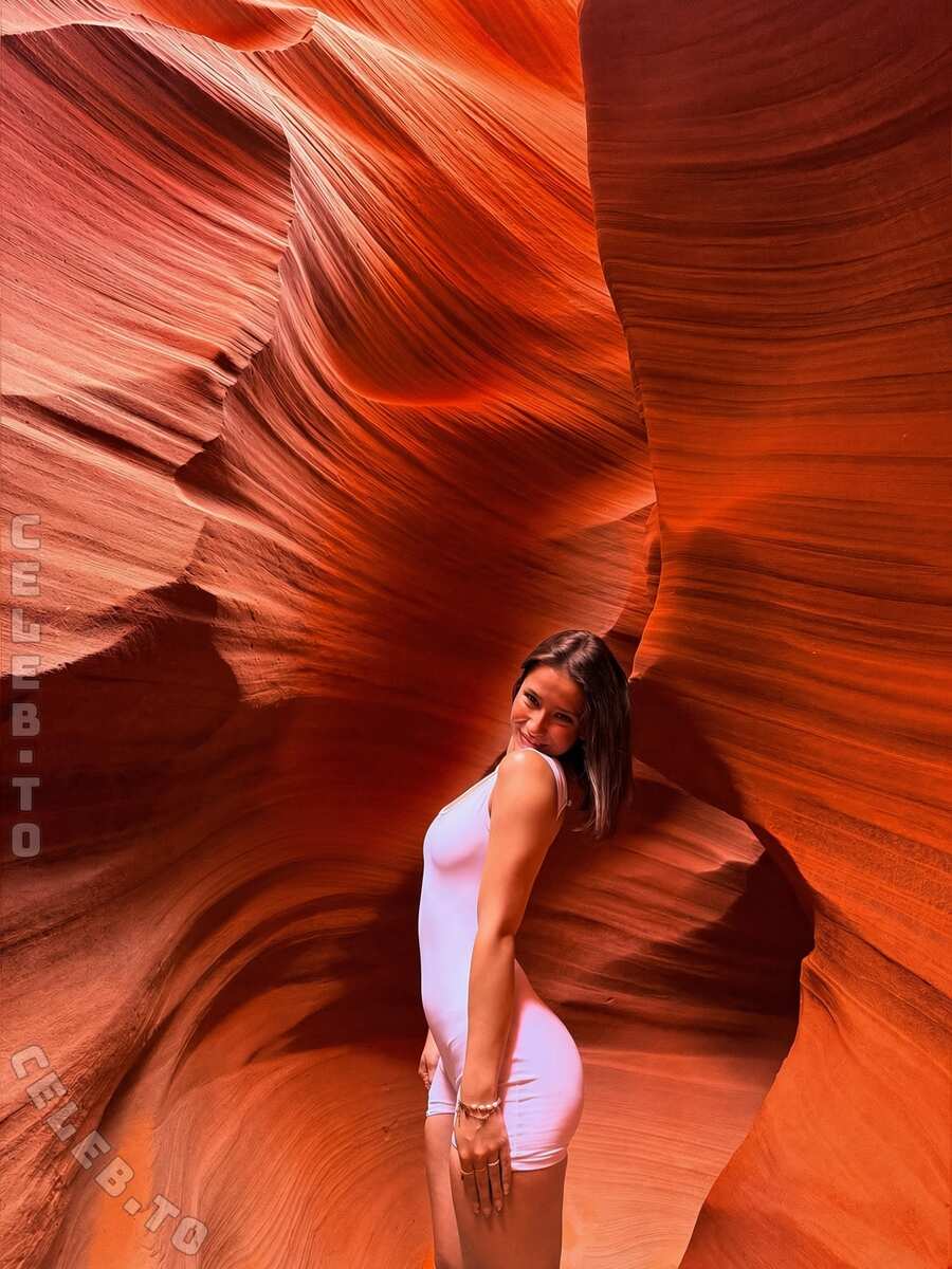 Lina Valeska nude photo 1