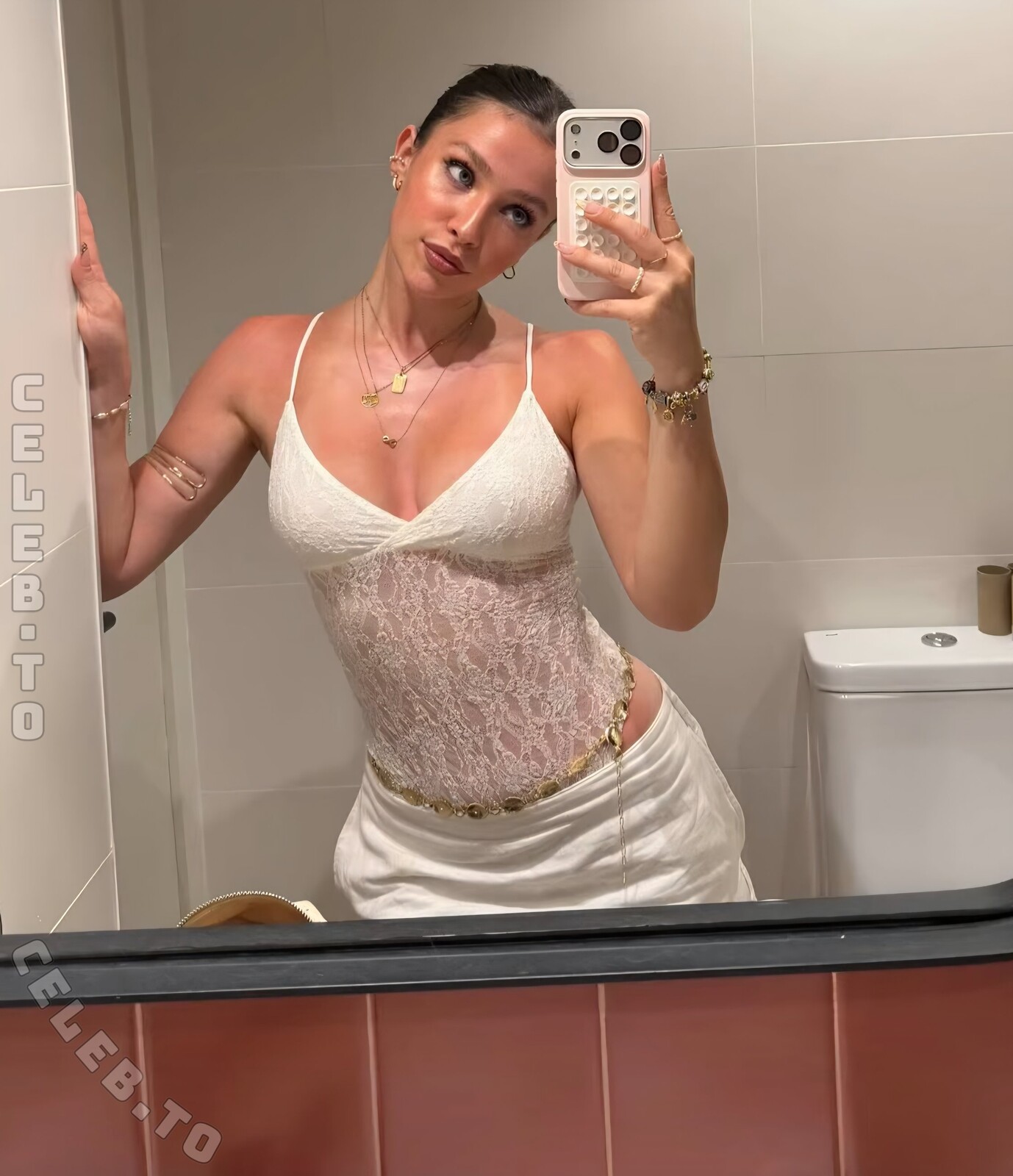 Lina Valeska nude photo 3