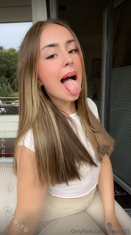 linaaaa25 nude photo 23