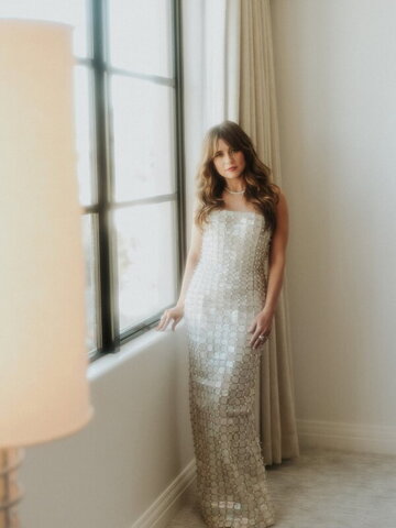 Linda Cardellini nude photo 11