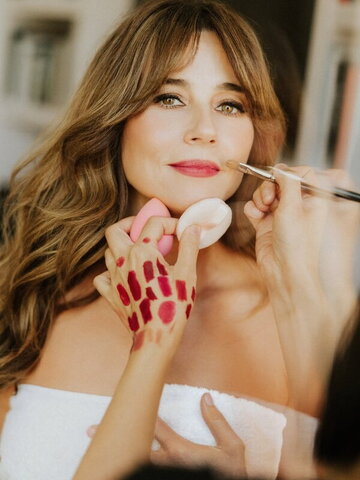 Linda Cardellini nude photo 6