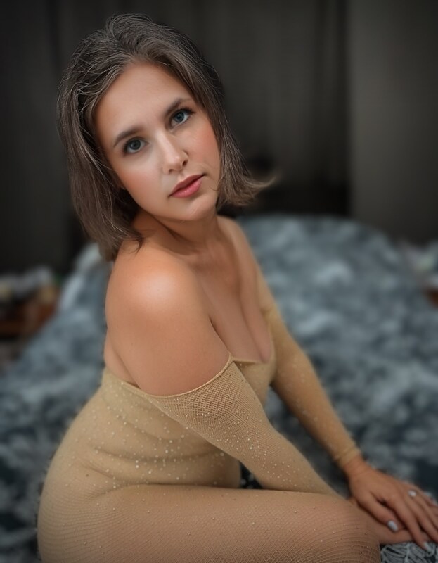Linda Crews nude photo 1