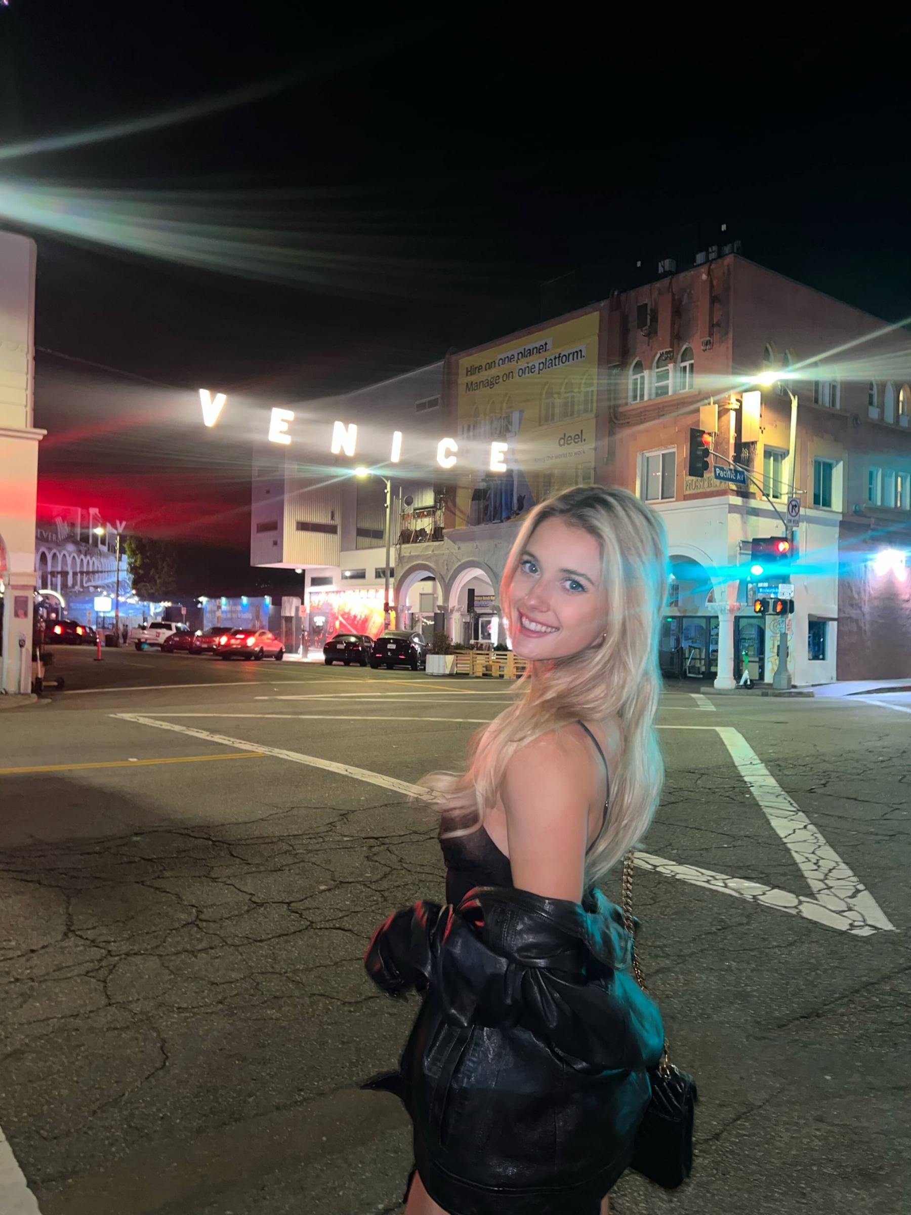 Lindsay Brewer nude photo 6