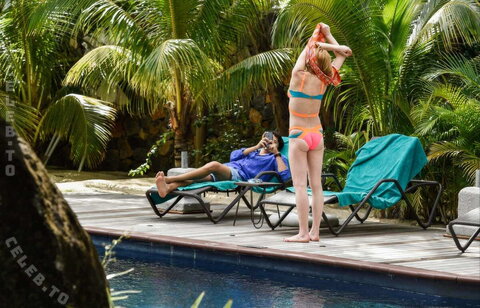 Lindsay Lohan nude photo 60