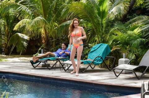 Lindsay Lohan nude photo 85