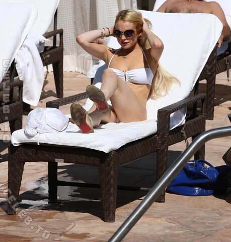 Lindsay Lohan nude photo 215