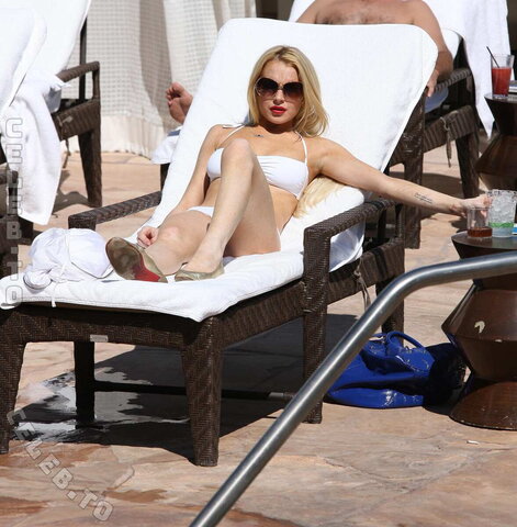 Lindsay Lohan nude photo 217