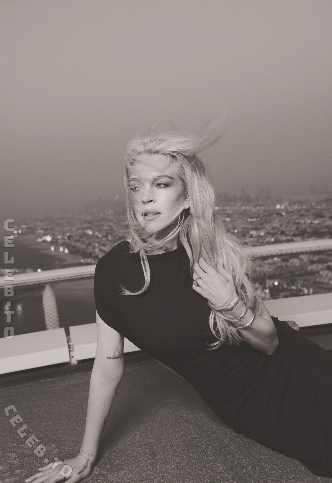 Lindsay Lohan nude photo 2