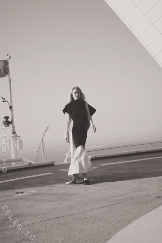 Lindsay Lohan photo 4