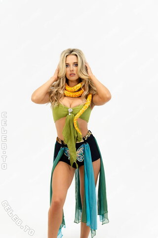 Lindsay Marie Brewer nude photo 40