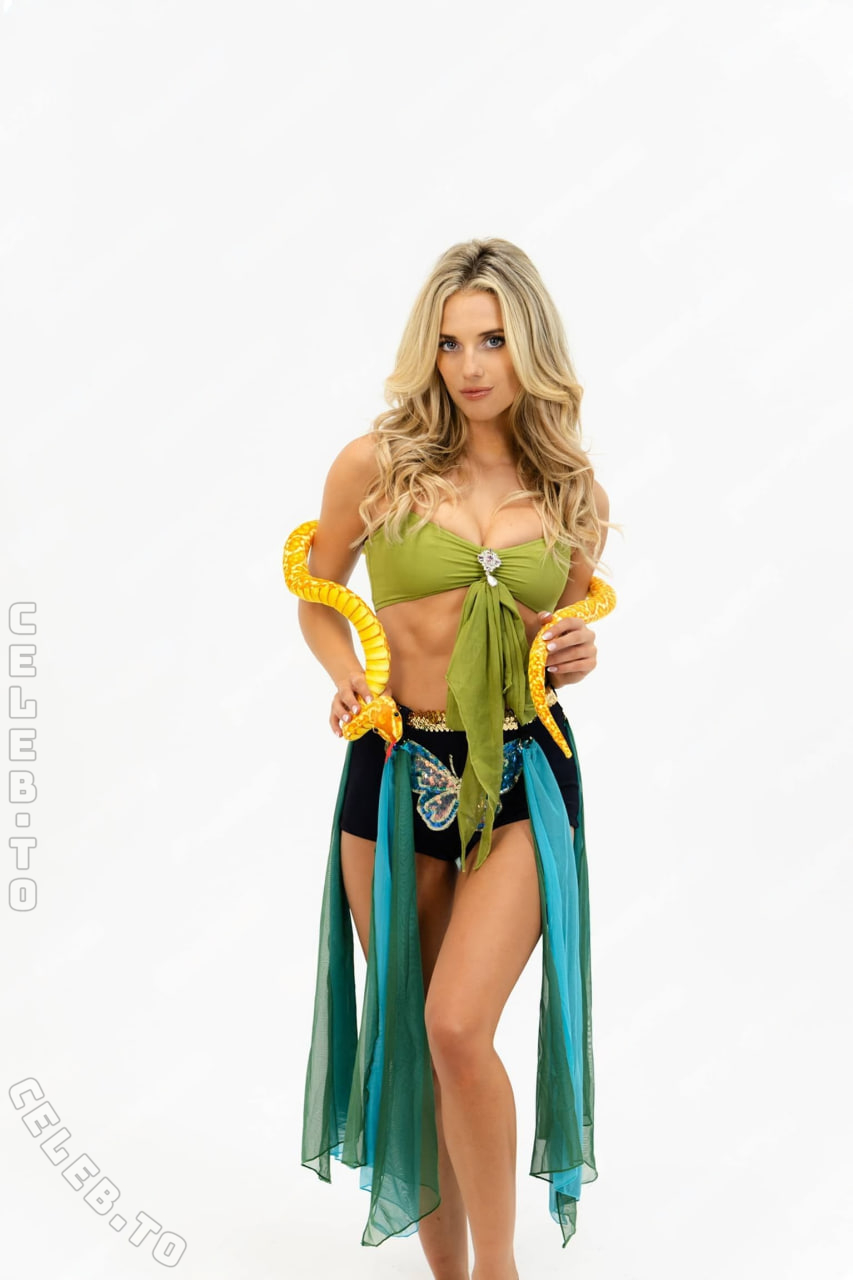 Lindsay Marie Brewer nude photo 20