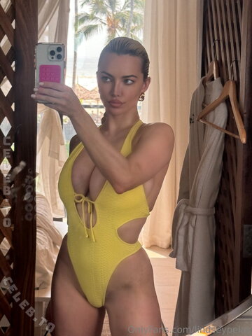 Lindsey Pelas nude photo 132