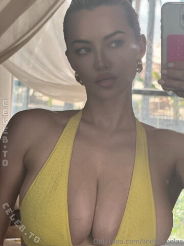 Lindsey Pelas nude photo 131