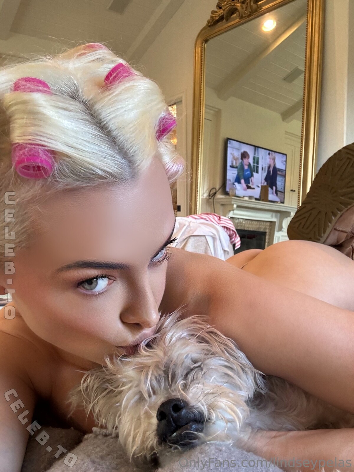 Lindsey Pelas nude photo 1