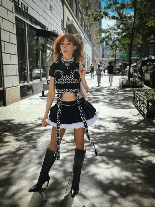 Lindsey Stirling nude photo 1