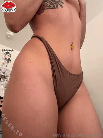 Linksgroupie nude photo 300