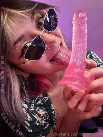 Linksgroupie nude photo 13
