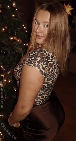 Linn Orderud nude photo 17