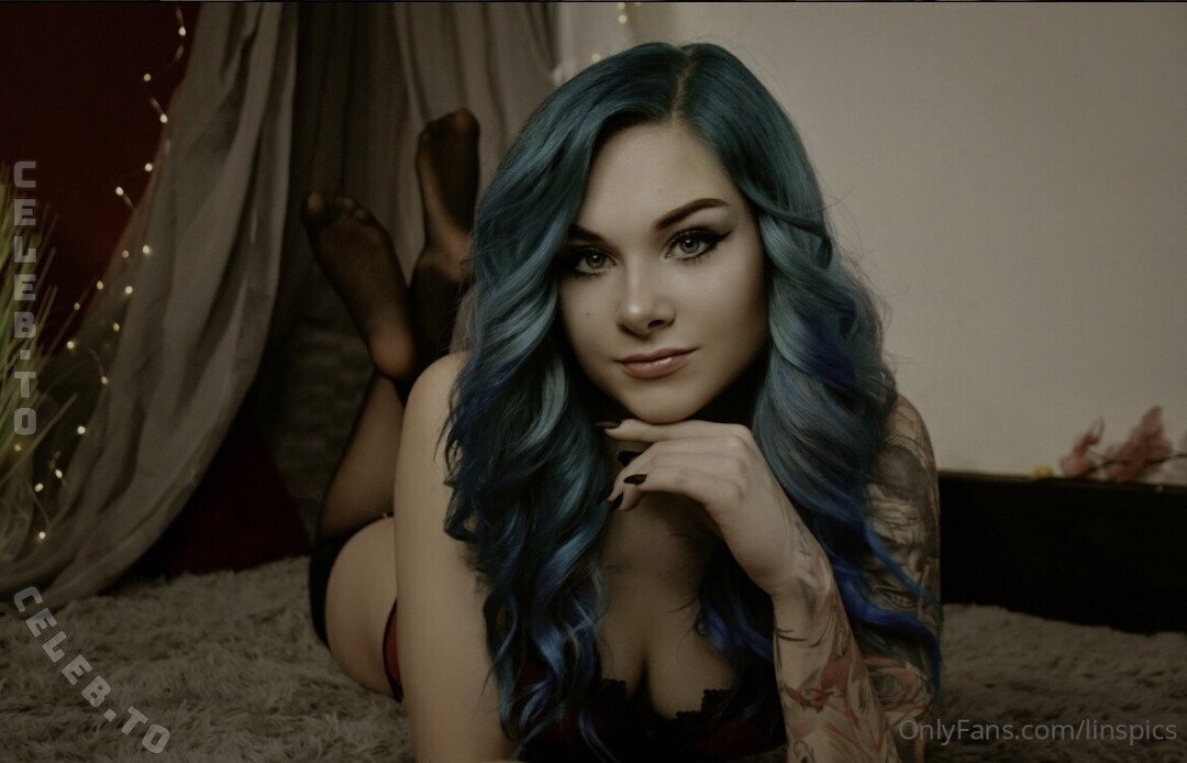 Linspics nude photo 2