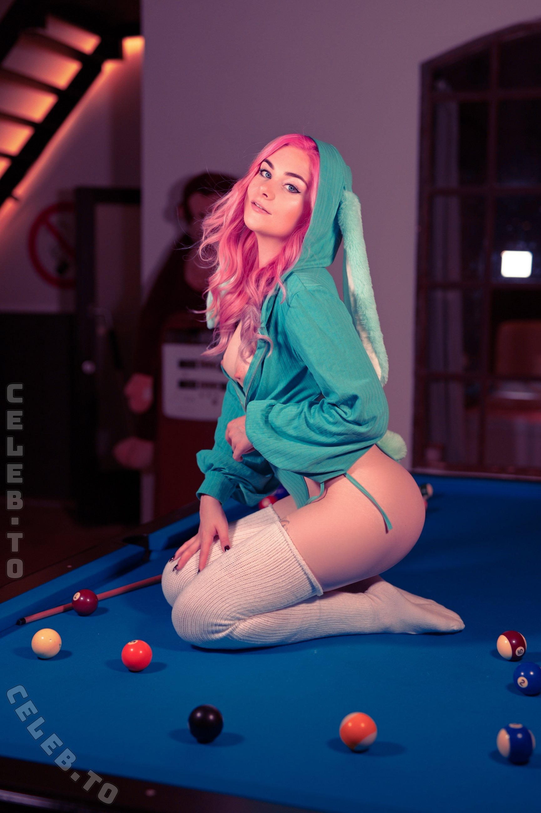 Linspics nude photo 11