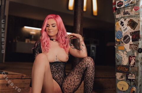 Linspics nude photo 31