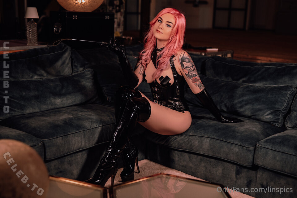 Linspics nude photo 2