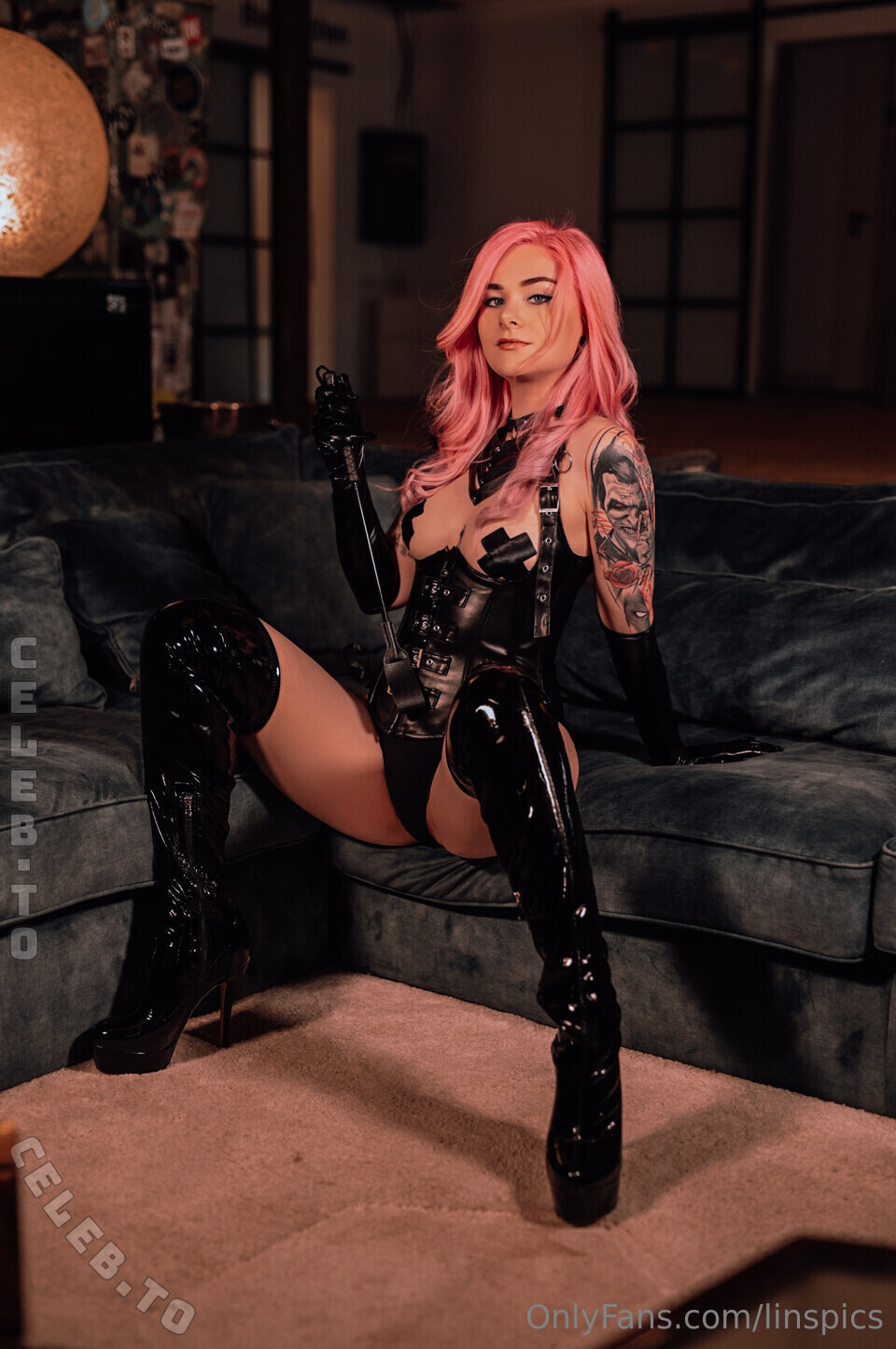 Linspics nude photo 7