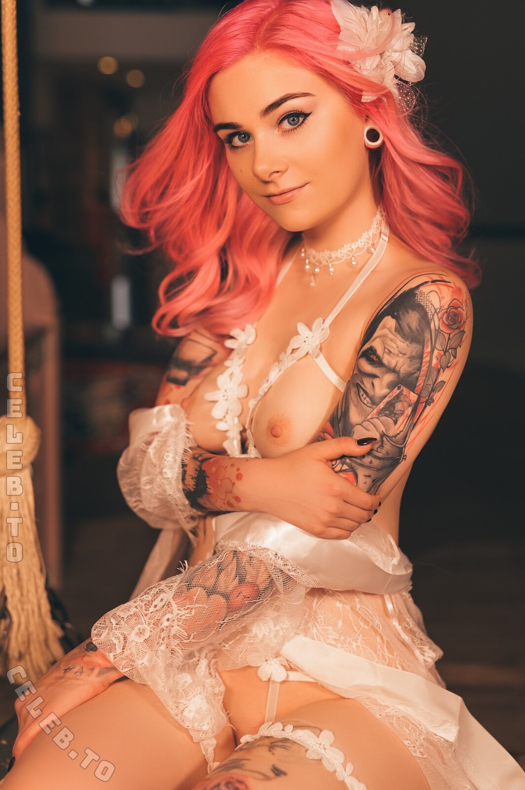 Linspics nude photo 7
