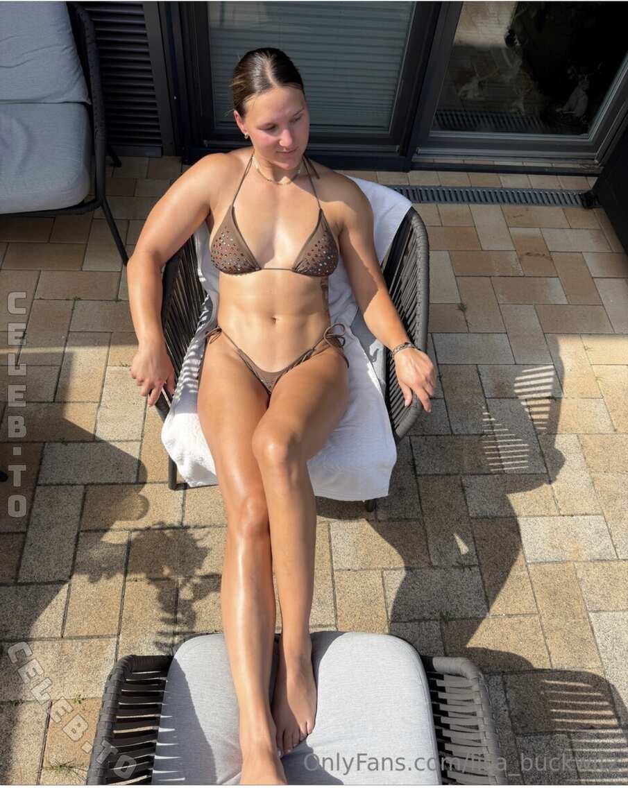 Lisa Buckwitz nude photo 2