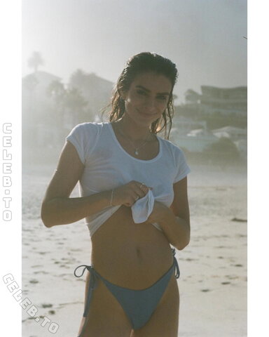 Lisa Doehl nude photo 6