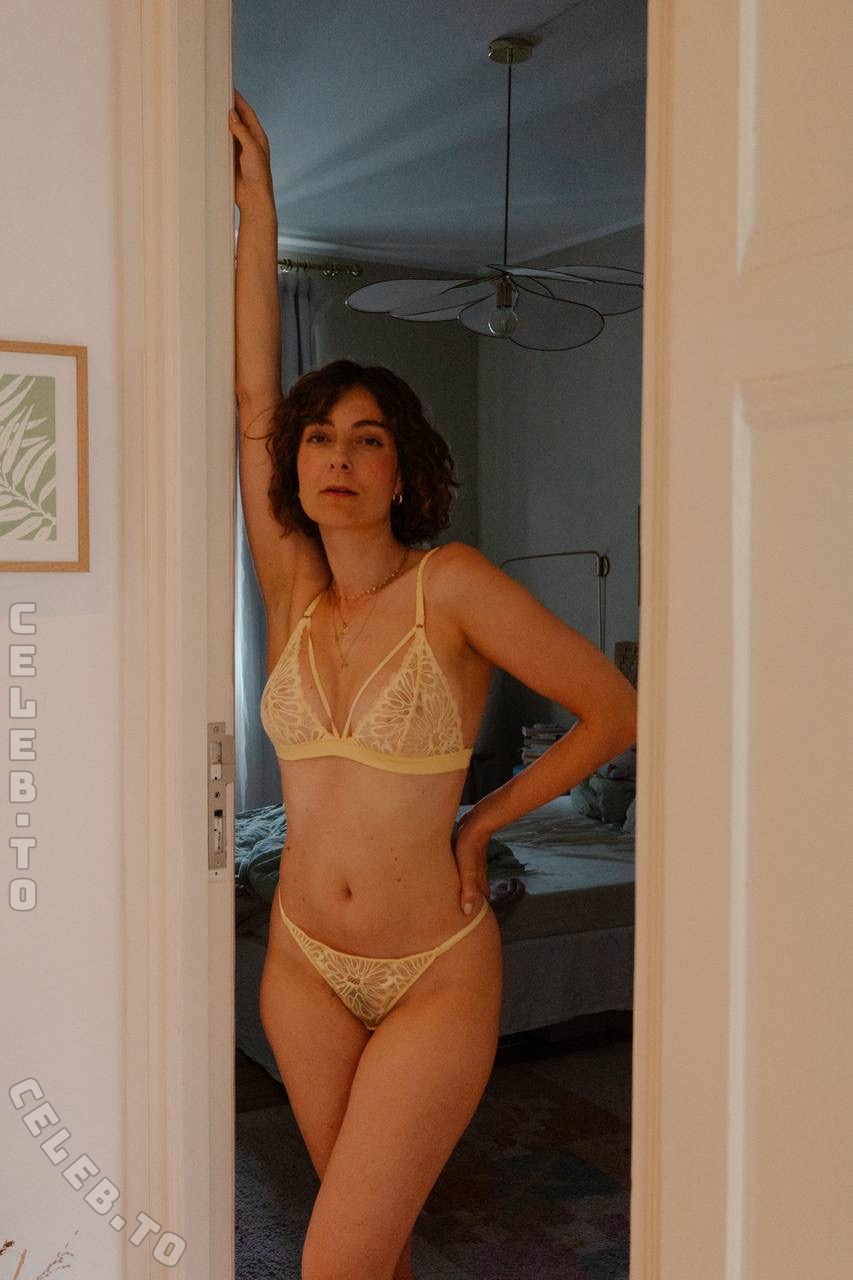 Lisa Frischemeier nude photo 4