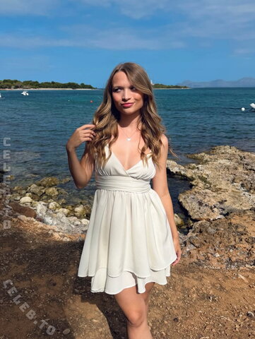 Lisa Küppers New (2 photos)