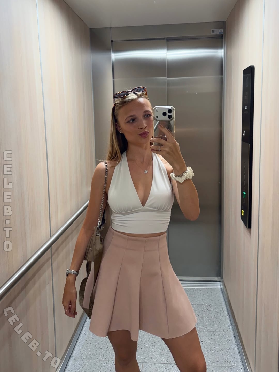 Lisa Küppers nude photo 1