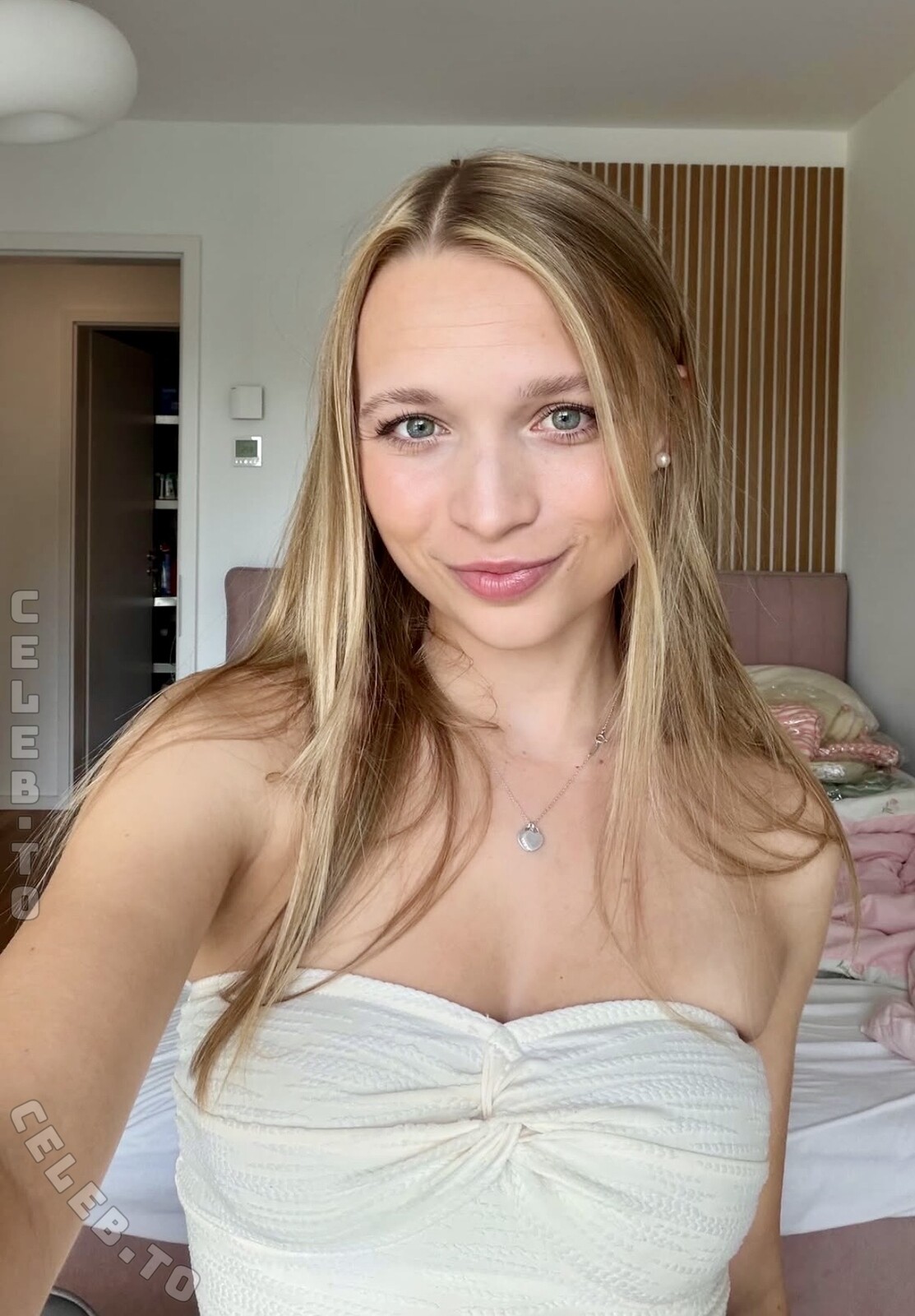 Lisa Küppers nude photo 5