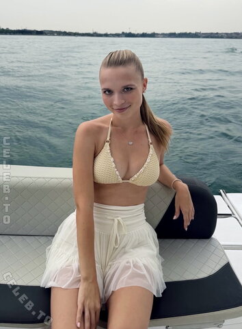 Lisa Küppers Fresh (2 photos)