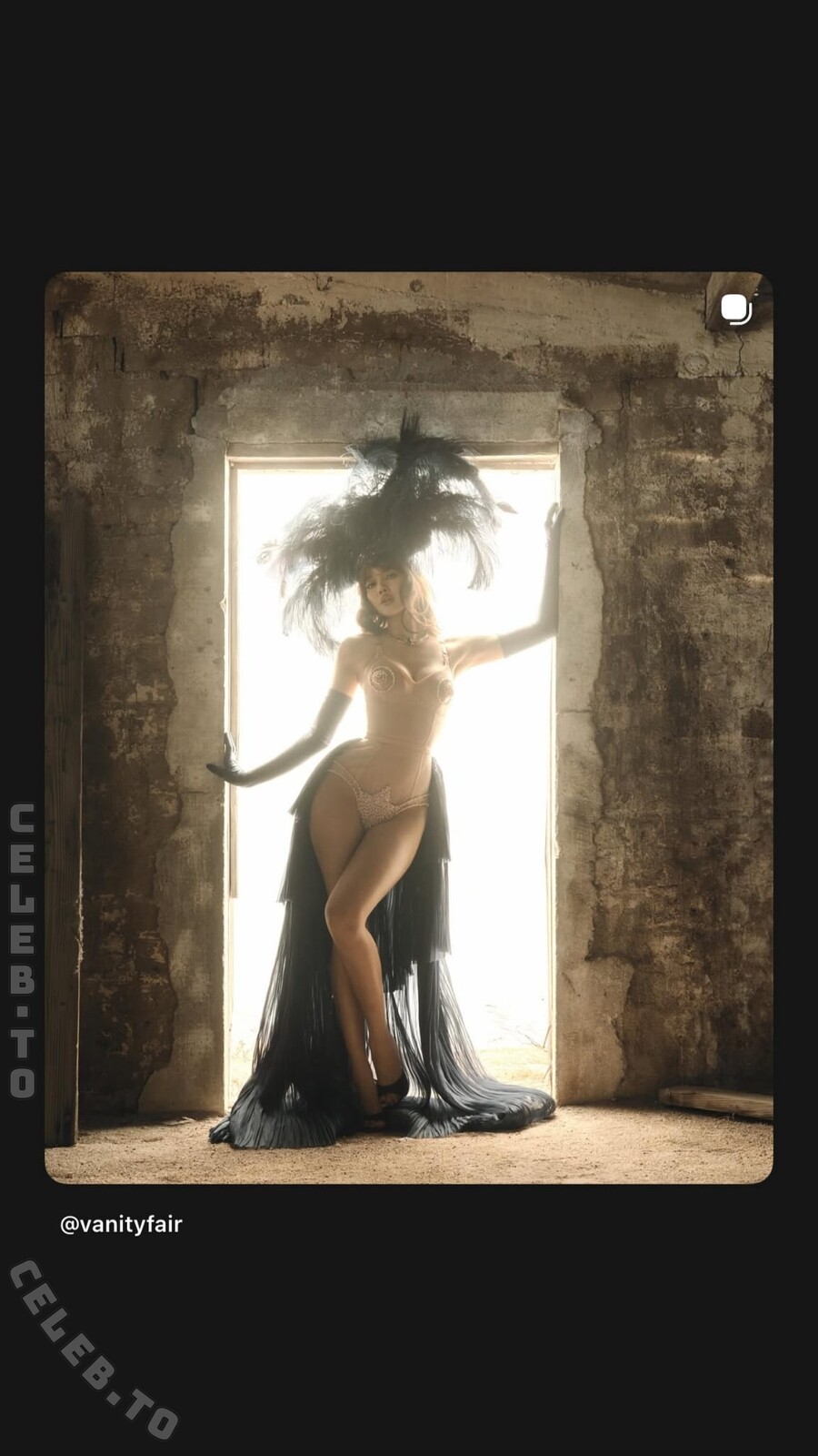Lisa Manobal nude photo 5