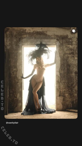 Lisa Manobal nude photo 1