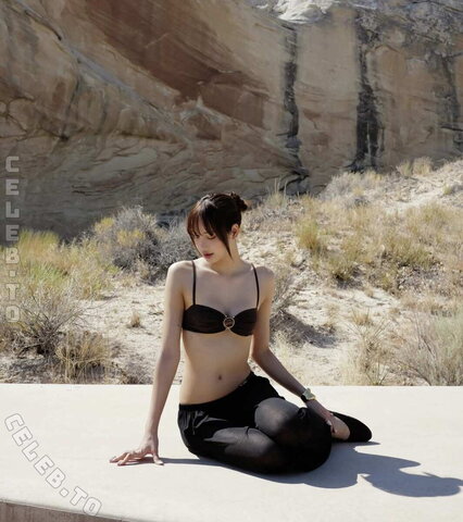 Lisa Manobal nude photo 2