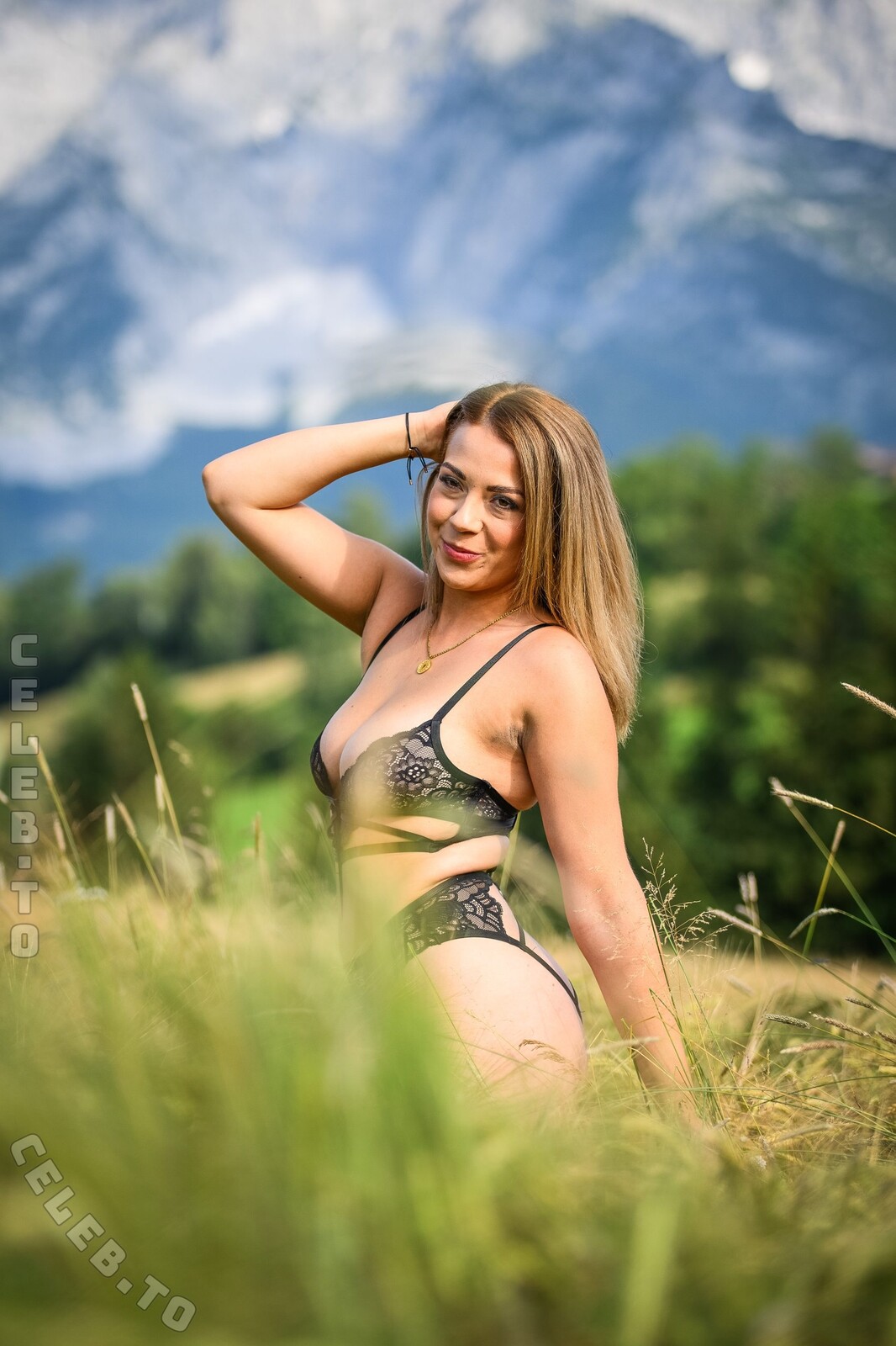 Lisa Reichardt nude photo 7