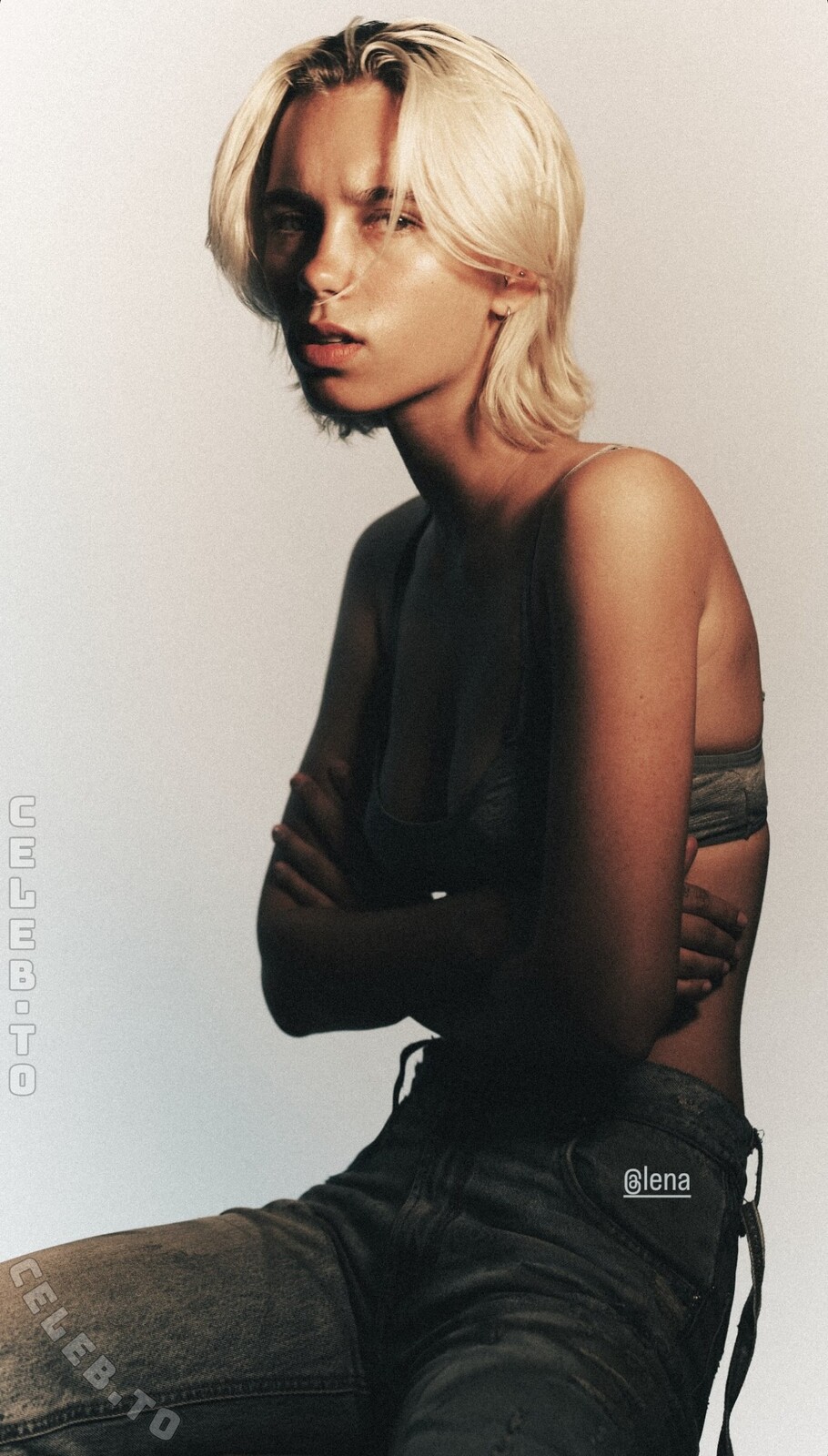 Lisa und Lena nude photo 1
