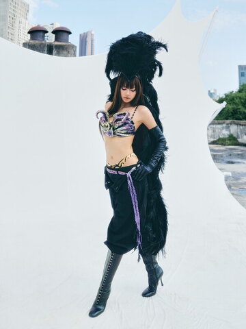 Lisa New (1 photo)