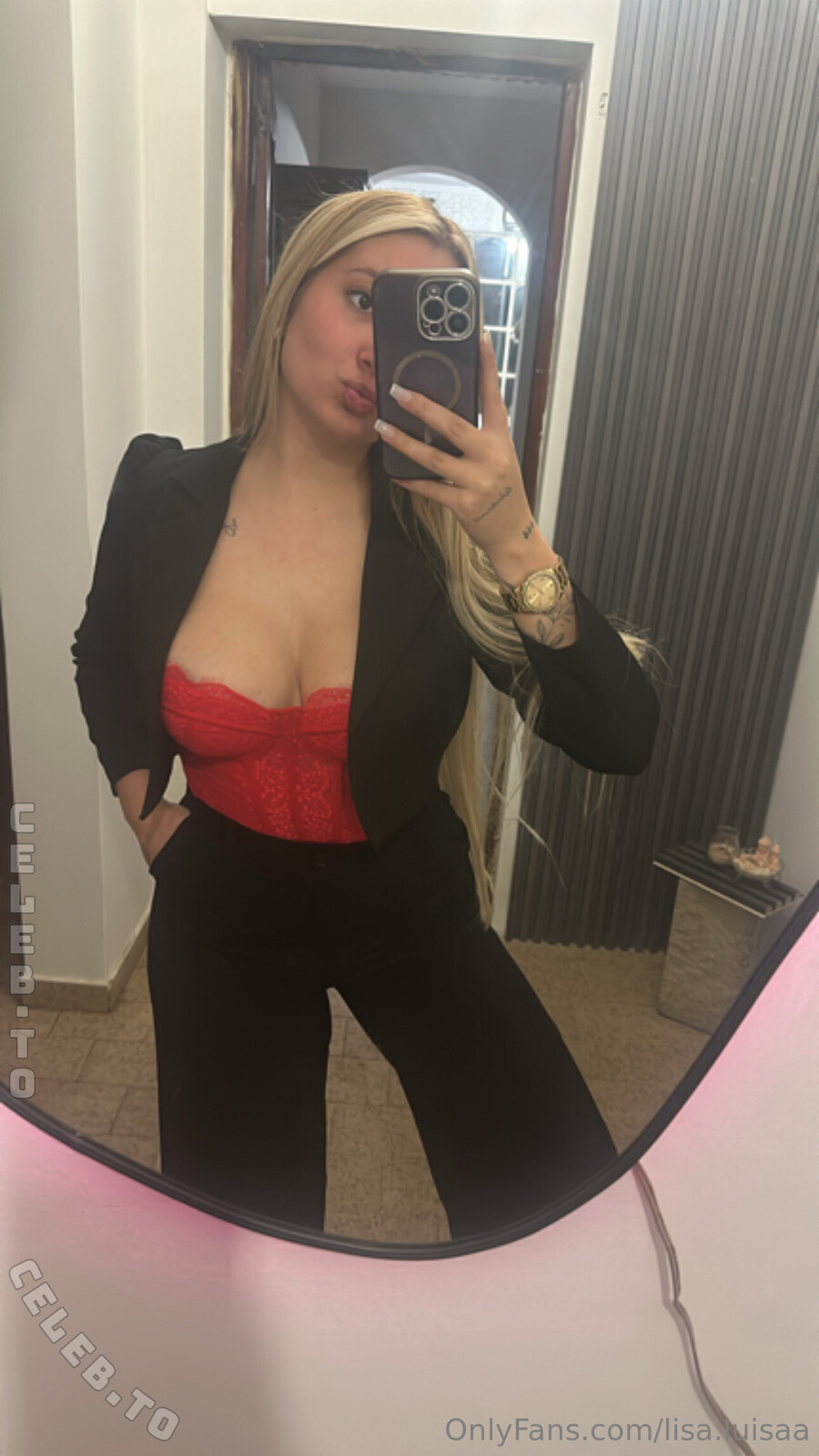 Lisa nude photo 4
