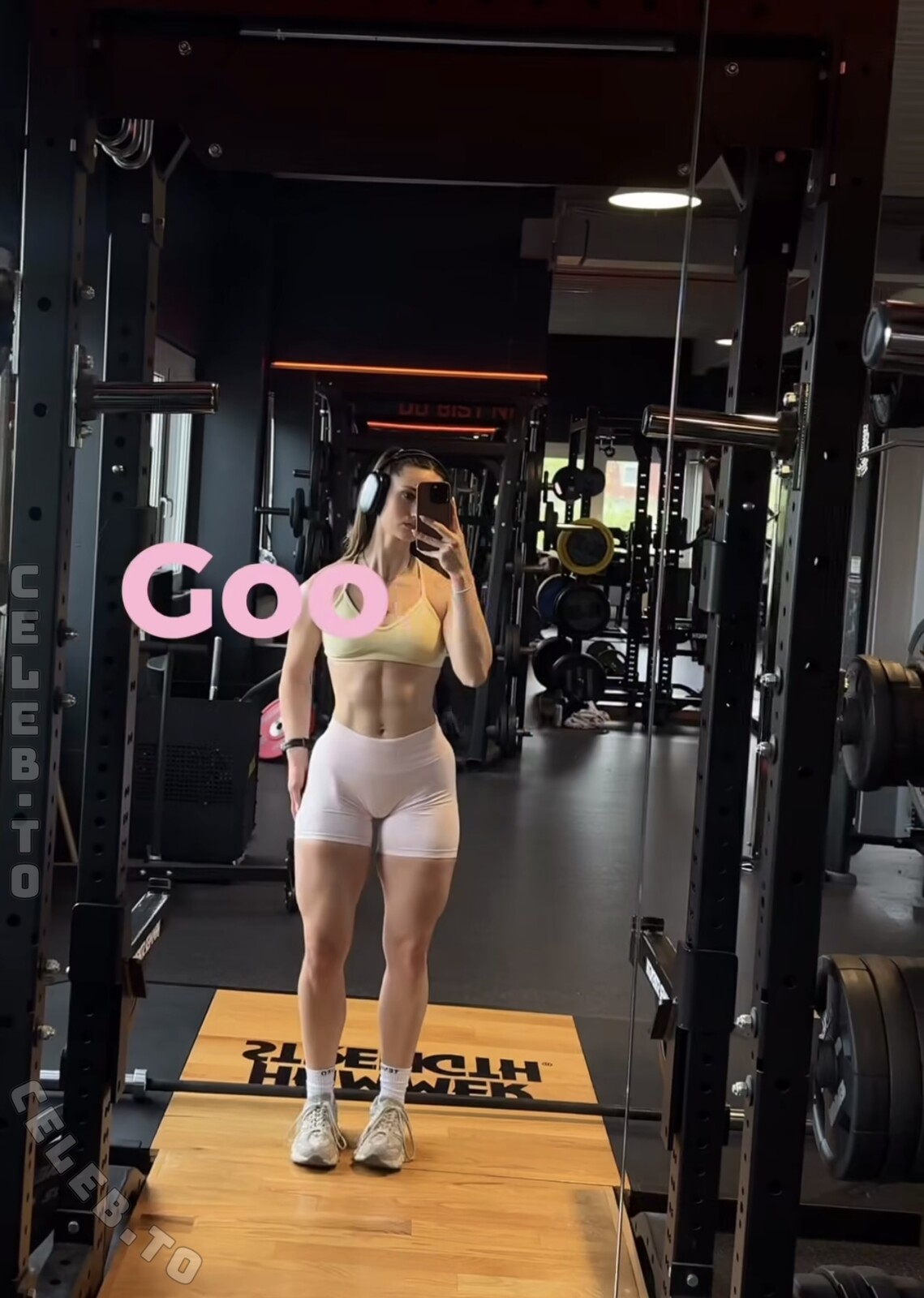 Lisaamarie.e nude photo 1