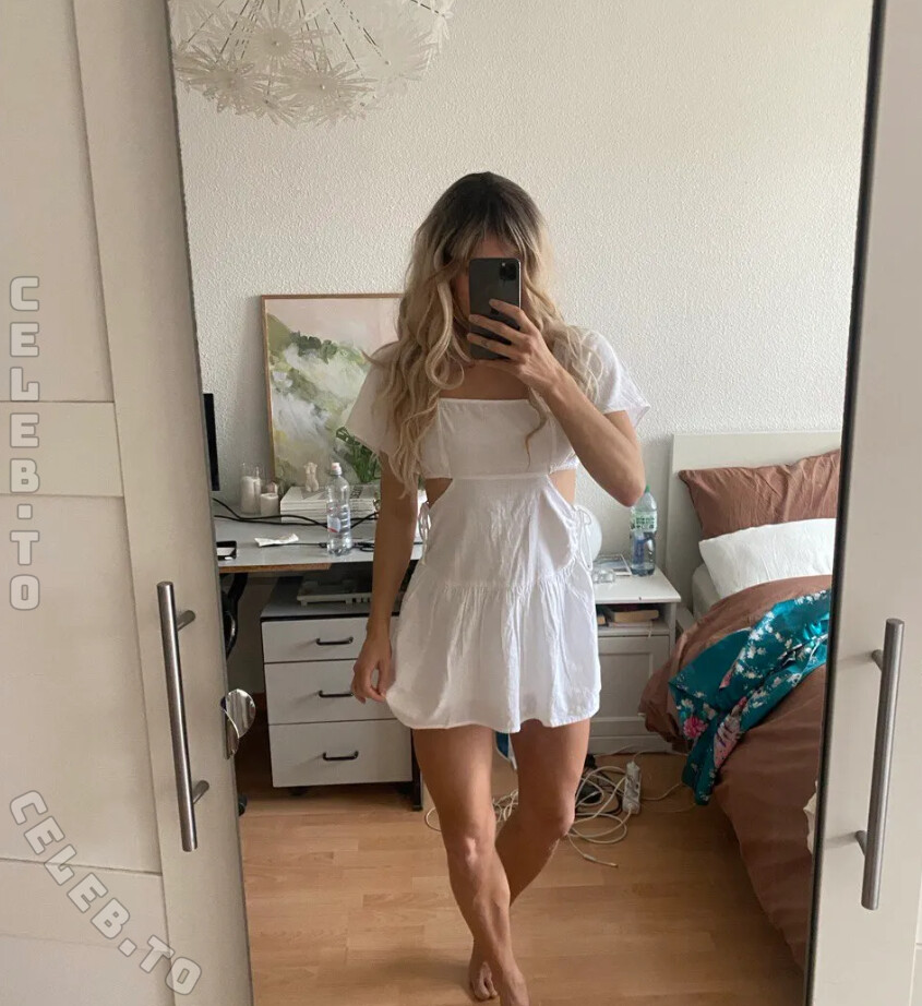 lisali69c nude photo 2