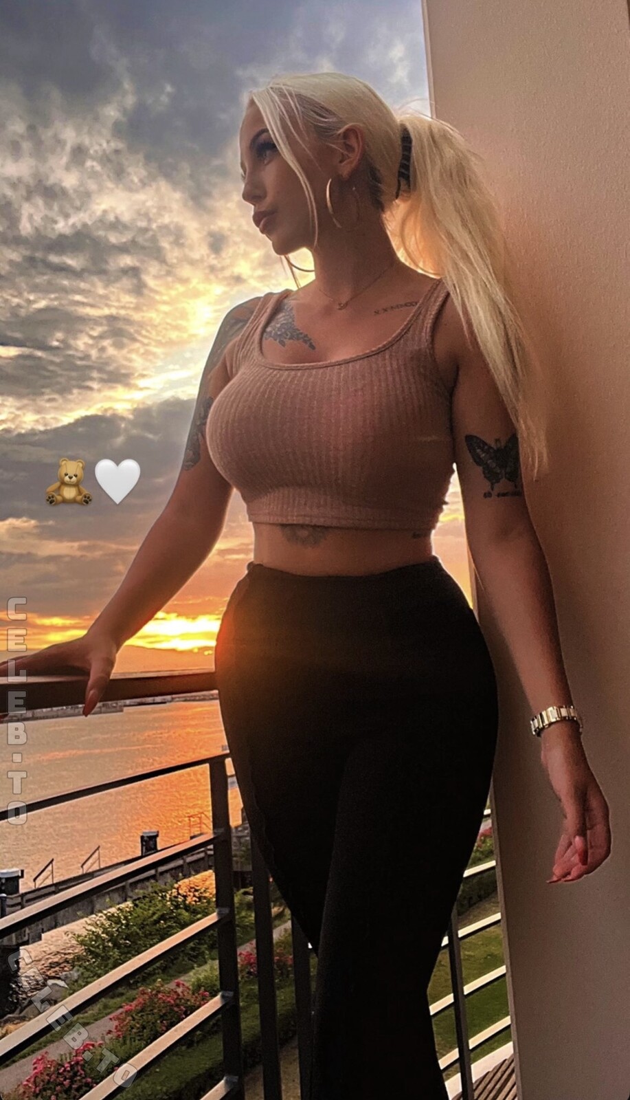 Lisasophiewolff nude photo 2