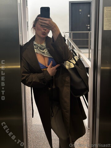 Lisastt nude photo 5